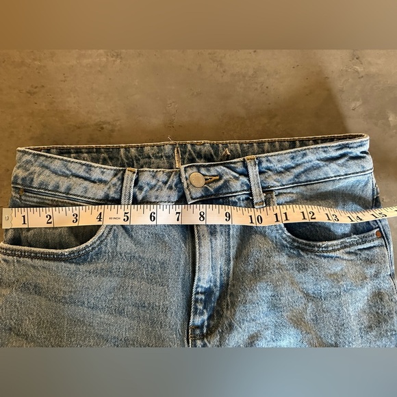 Wrangler Blue Jeans with Distressed Details 6/28 - Picture 5 of 8